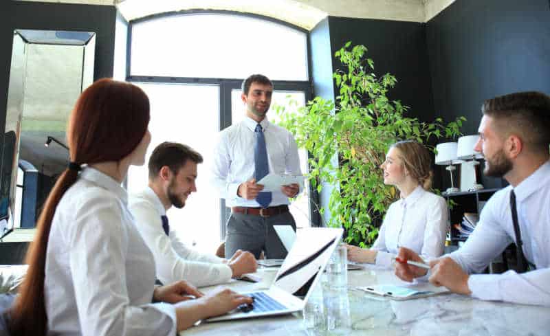 Team meeting in office